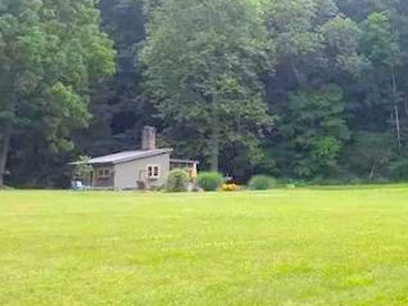 Idyllic Family Cabin with a Private Beach for a Getaway from Akron, Ohio - Wooster, Ohio - glamping.directory