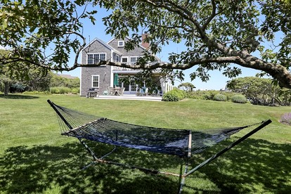 Grand Vacation Rental with 180-Degree Ocean Views on Nantucket, Massachusetts - Nantucket, Massachusetts - glamping.directory