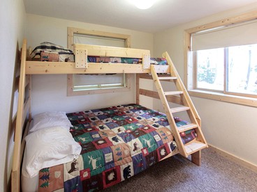 Lakefront Luxury Cabin with Private Beach near Bemidji, Minnesota - Nevis, Minnesota - glamping.directory