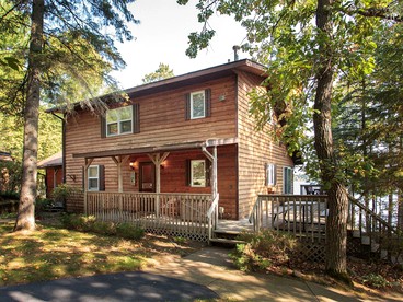 Lakefront Luxury Cabin with Private Beach near Bemidji, Minnesota - glamping.directory