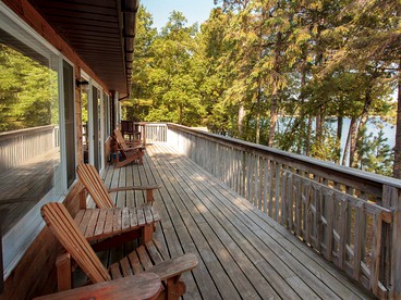 Lakefront Luxury Cabin with Private Beach near Bemidji, Minnesota - Nevis, Minnesota - glamping.directory