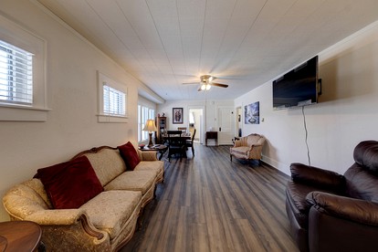 Vintage Cabin Perfect for Families and Outdoor Activities in Ranchester, Wyoming - Ranchester, Wyoming - glamping.directory
