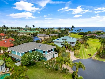 Luxurious Vacation Rental with Lush Garden and Resort Amenities near Beaches on Kauai, Hawaii - glamping.directory