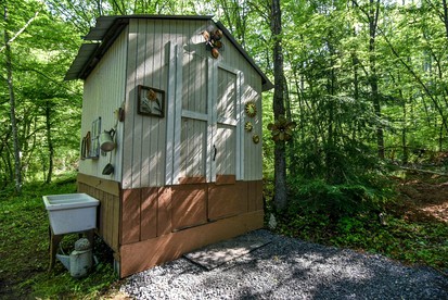 Retro Converted Container for the Best Glamping in North Carolina - Waynesville, North Carolina - glamping.directory