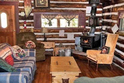 Lovely Cabin Rental with an Antique Iron Tub near Nathrop, Colorado - Buena Vista, Colorado - glamping.directory