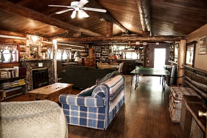 Lovely Cabin Rental with an Antique Iron Tub near Nathrop, Colorado - Buena Vista, Colorado - glamping.directory