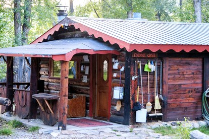 Lovely Cabin Rental with an Antique Iron Tub near Nathrop, Colorado - Buena Vista, Colorado - glamping.directory