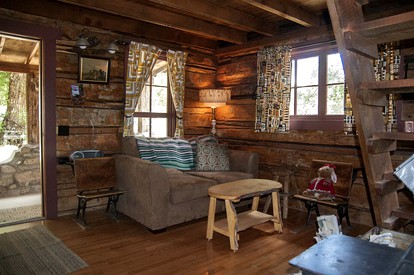 Lovely Cabin Rental with an Antique Iron Tub near Nathrop, Colorado - Buena Vista, Colorado - glamping.directory