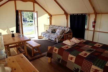 Cozy and Warm Safari Tent Rental in Seward, Alaska with Beautiful Views - The Perfect Romantic Mountain Getaway - Seward, Alaska - glamping.directory