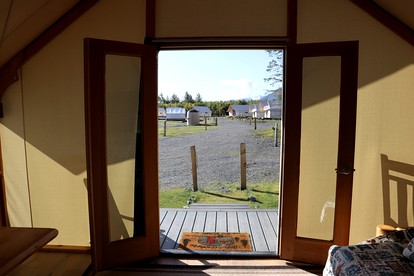 Cozy and Warm Safari Tent Rental in Seward, Alaska with Beautiful Views - The Perfect Romantic Mountain Getaway - Seward, Alaska - glamping.directory