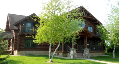 Gorgeous Wooden Lodge in a Forest near Blue Mounds, Wisconsin - Blue Mounds, Wisconsin - glamping.directory