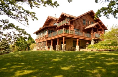 Gorgeous Wooden Lodge in a Forest near Blue Mounds, Wisconsin - glamping.directory