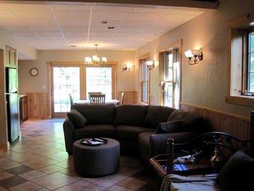 Spacious Cabin Rental for Perfect for a Group Getaway to Fish Creek, Wisconsin - Fish Creek, Wisconsin - glamping.directory