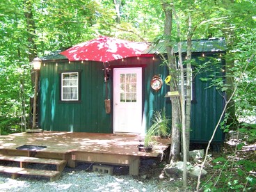 Secluded Watertree Tiny House near Old Hickory Lake – Private Deck, Trails & Breakfast - glamping.directory