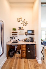 Couples Glamping Cabin for a Romantic Escape near Magnolia - Elm Mott, Texas - glamping.directory