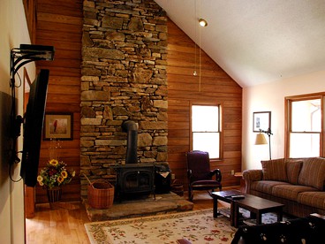 Spacious Mountain Cabin Rental with Wood Stoves near Hendersonville, North Carolina - Cedar Mountain, North Carolina - glamping.directory