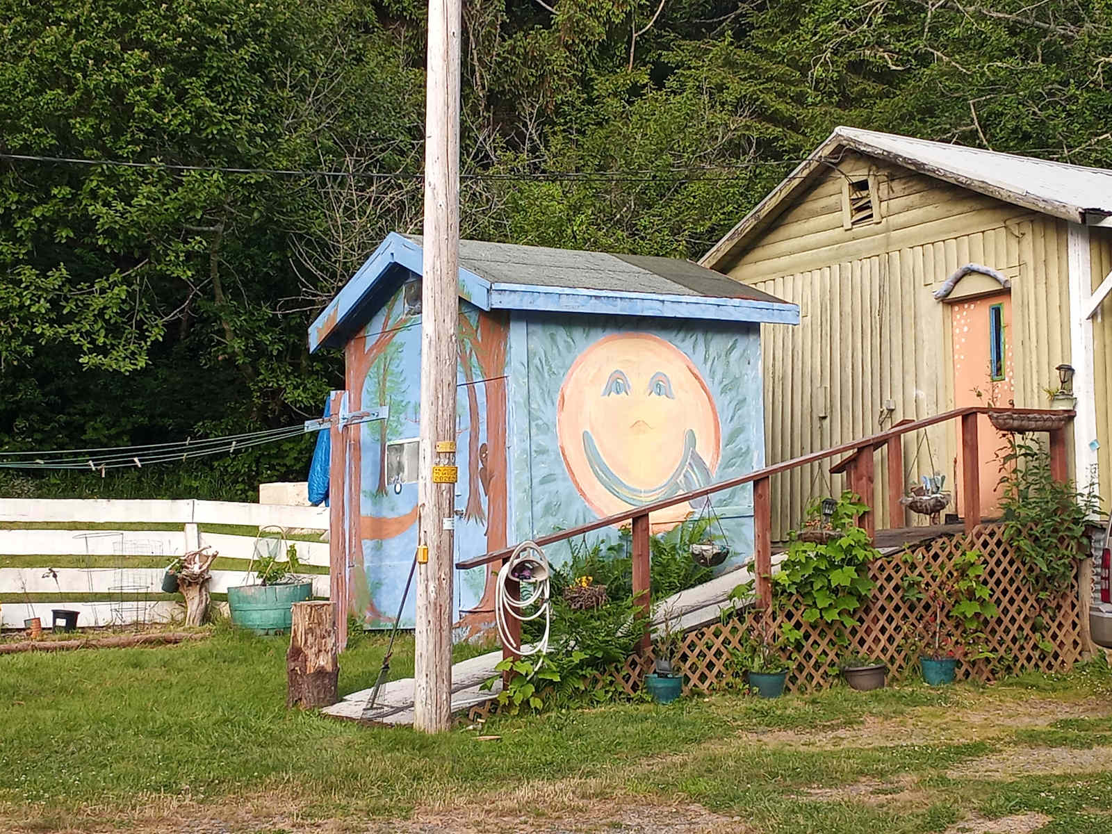 Woods, Waves & Wags/Hipcamp - glamping.directory