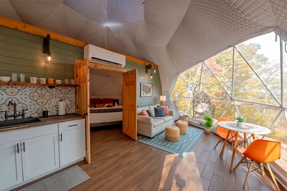 Elegant Family-Friendly Dome with Outdoor Shower, Jacuzzi and Views in Tennessee - Altamont, Tennessee - glamping.directory