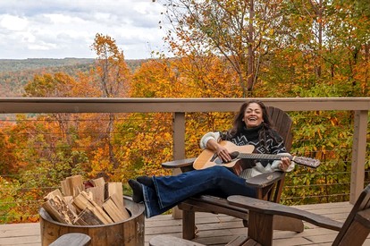 Elegant Family-Friendly Dome with Outdoor Shower, Jacuzzi and Views in Tennessee - Altamont, Tennessee - glamping.directory