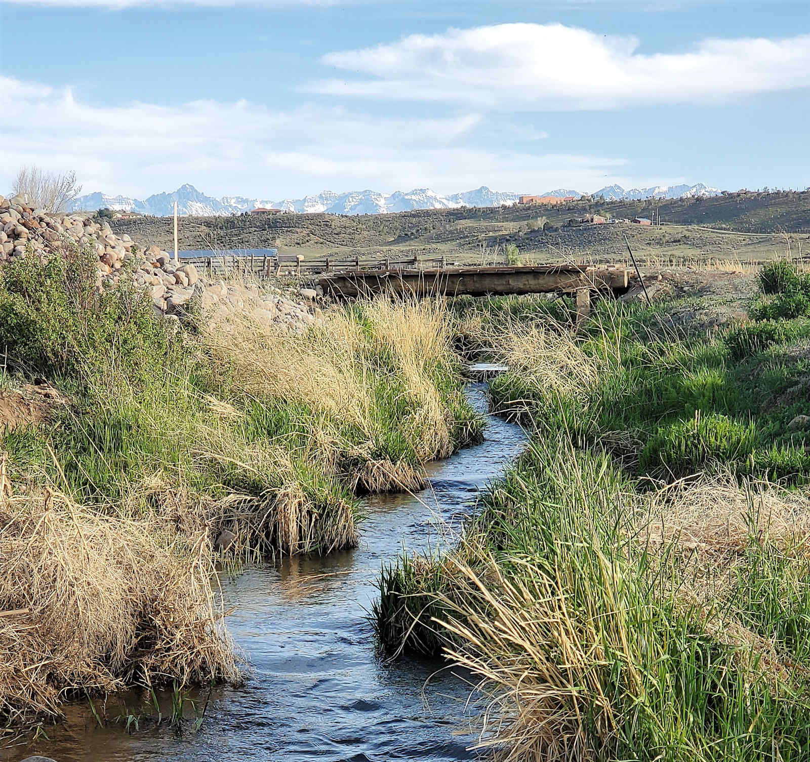 Coworking Space with Mountain Views - Montrose, Colorado - glamping.directory