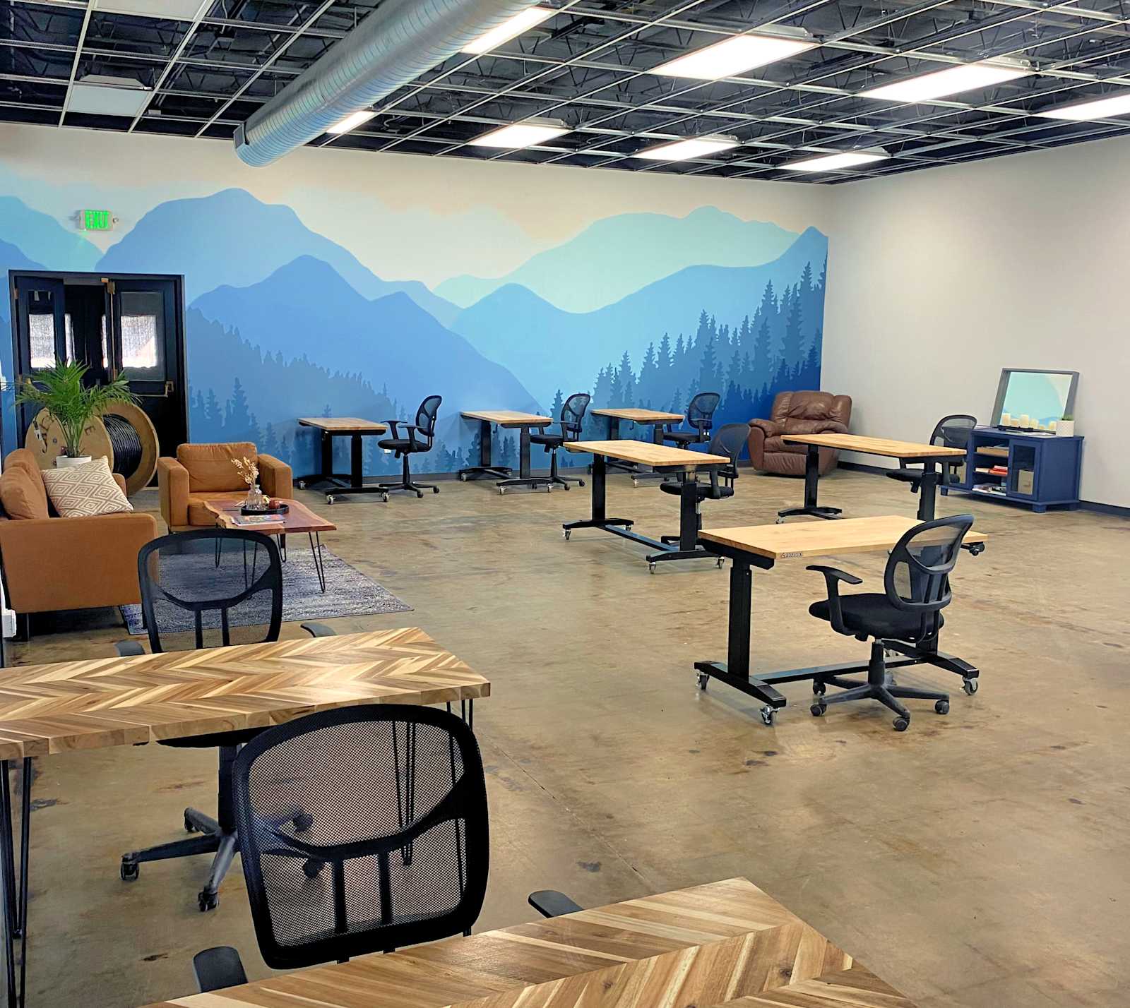 Coworking Space with Mountain Views - Montrose, Colorado - glamping.directory