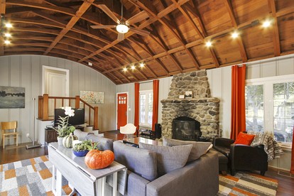 Stunning Cottage with Hot-tub in Guerneville, California - Guerneville, California - glamping.directory