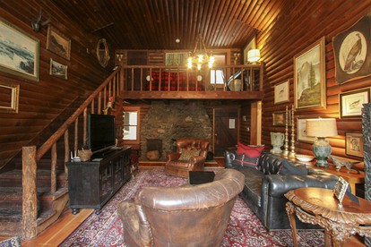 Stunning Cottage with Hot-tub in Guerneville, California - Guerneville, California - glamping.directory