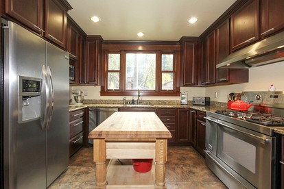 Stunning Cottage with Hot-tub in Guerneville, California - Guerneville, California - glamping.directory