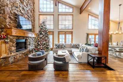 Elegant Mountain Getaway with Stunning Views, Hot Tub, and Cozy Fireplace in Park City, Colorado - Park City, Utah - glamping.directory