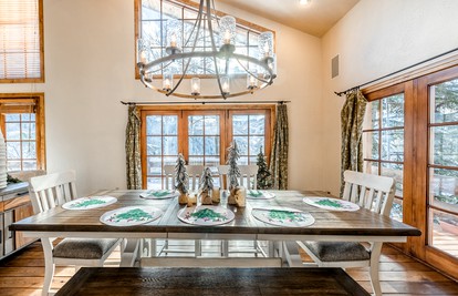 Elegant Mountain Getaway with Stunning Views, Hot Tub, and Cozy Fireplace in Park City, Colorado - Park City, Utah - glamping.directory