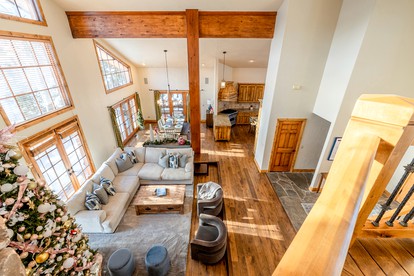 Elegant Mountain Getaway with Stunning Views, Hot Tub, and Cozy Fireplace in Park City, Colorado - Park City, Utah - glamping.directory