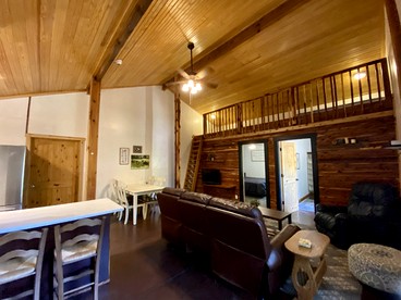 Sweet Spacious Loft Perfect for Outdoor and Nature Lovers in Arkansas - Boles, Arkansas - glamping.directory