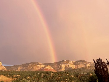 Serene Western Cabin with 23 Private Acres & Stargazing Near Zion National Park, Mount Carmel, Utah - Mount Carmel, Utah - glamping.directory