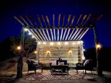 Serene Western Cabin with 23 Private Acres & Stargazing Near Zion National Park, Mount Carmel, Utah - Mount Carmel, Utah - glamping.directory