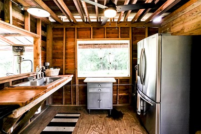 Gorgeous Secluded Vacation Rental with Luxury Amenities near Austin, Texas - Elgin, Texas - glamping.directory