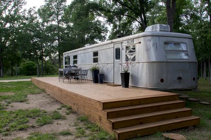 Gorgeous Secluded Vacation Rental with Luxury Amenities near Austin, Texas - glamping.directory