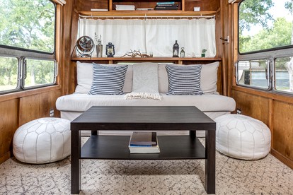 Gorgeous Secluded Vacation Rental with Luxury Amenities near Austin, Texas - Elgin, Texas - glamping.directory