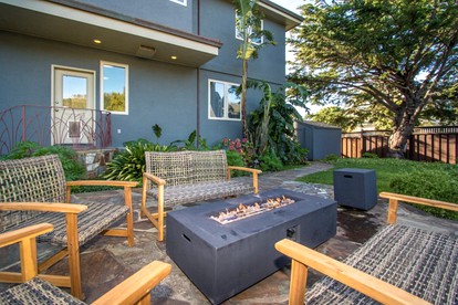 Fantastic Beach House with Barbecue, Hiking Trails and Beach Access in Half Moon Bay, California - Half Moon Bay, California - glamping.directory