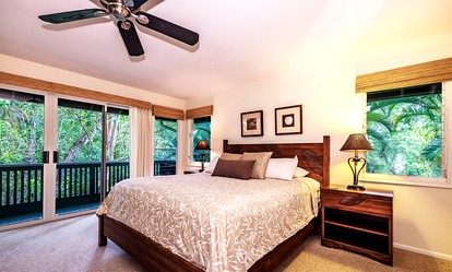Colorful Elevated Cabin with Wi-Fi near Anini Beach, Kauai, Hawaii - Wainiha, Hawaii - glamping.directory