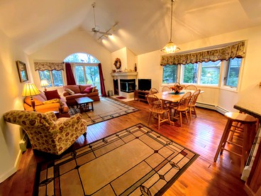 Charming Cabin Rental Ideal for New Hampshire Glamping near Mt. Washington - Carroll, New Hampshire - glamping.directory
