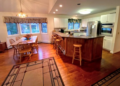 Charming Cabin Rental Ideal for New Hampshire Glamping near Mt. Washington - Carroll, New Hampshire - glamping.directory