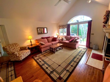 Charming Cabin Rental Ideal for New Hampshire Glamping near Mt. Washington - Carroll, New Hampshire - glamping.directory