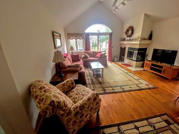Charming Cabin Rental Ideal for New Hampshire Glamping near Mt. Washington - Carroll, New Hampshire - glamping.directory
