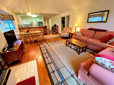 Charming Cabin Rental Ideal for New Hampshire Glamping near Mt. Washington - Carroll, New Hampshire - glamping.directory