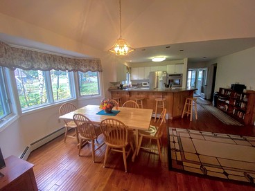 Charming Cabin Rental Ideal for New Hampshire Glamping near Mt. Washington - Carroll, New Hampshire - glamping.directory