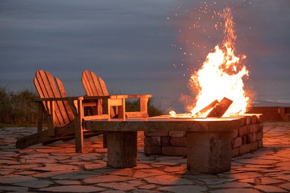 Luxury Oceanfront Vacation Rental with Hot Tub near Nye Beach, Newport, Oregon - Newport, Oregon - glamping.directory