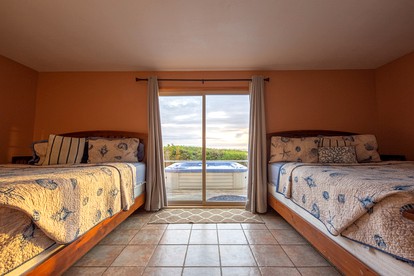 Luxury Oceanfront Vacation Rental with Hot Tub near Nye Beach, Newport, Oregon - Newport, Oregon - glamping.directory