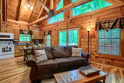 Beautiful Cabin For Rent in Hocking Hills Region of Ohio - Logan, Ohio - glamping.directory
