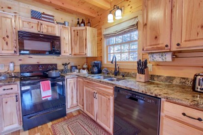 Beautiful Cabin For Rent in Hocking Hills Region of Ohio - Logan, Ohio - glamping.directory