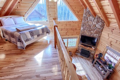 Beautiful Cabin For Rent in Hocking Hills Region of Ohio - Logan, Ohio - glamping.directory